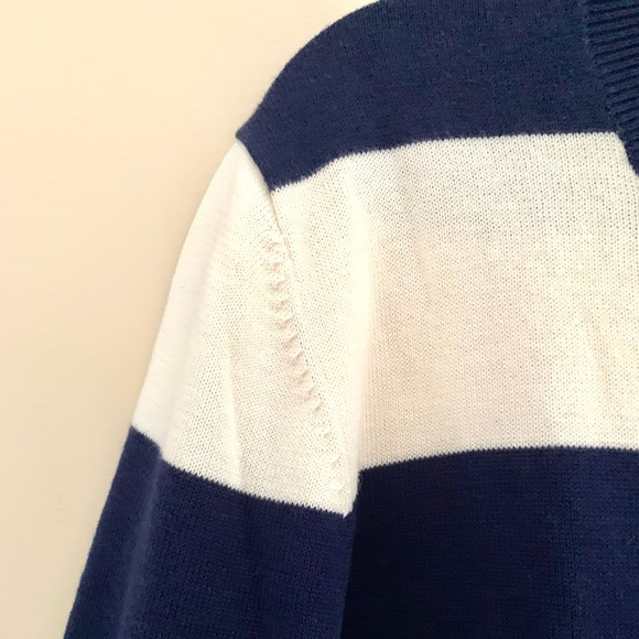 Gap striped crewneck sweater with 3/4 sleeves. Size Xl - Picture 6 of 10